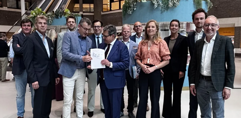 Petitie aangeboden aan de Kamercommissie Financi&euml;n